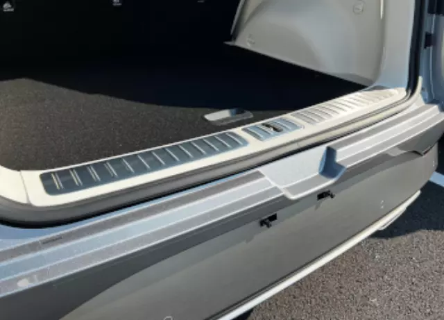 CUF28AU000 - Exterior: Rear Bumper Applique - Clear for Genesis: GV60 Image