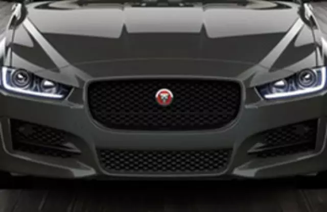 T4N5872 - : Grille - Gloss Black - Acc for Jaguar: XE Image