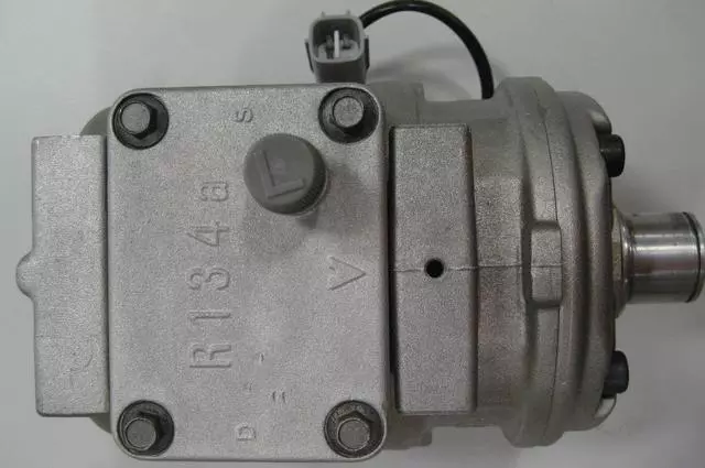Compressor - Toyota (88320-2B240-84)