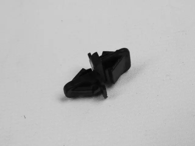 Fascia Clip - Mopar (5159077AB)
