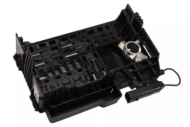 Engine Compartment Battery Distribution Fuse Block - GM (84509494)