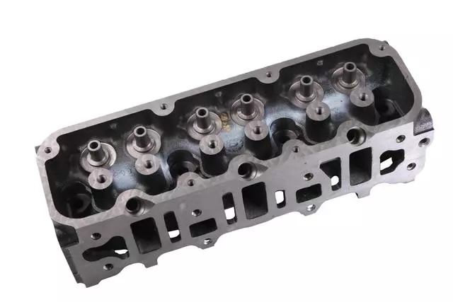 24507848 - : Engine Cylinder Head for Buick: LeSabre, Park Avenue, Regal, Riviera | Chevrolet: Impala, Monte Carlo | Oldsmobile: 88, LSS, Regency | Pontiac: Bonneville, Grand Prix Image