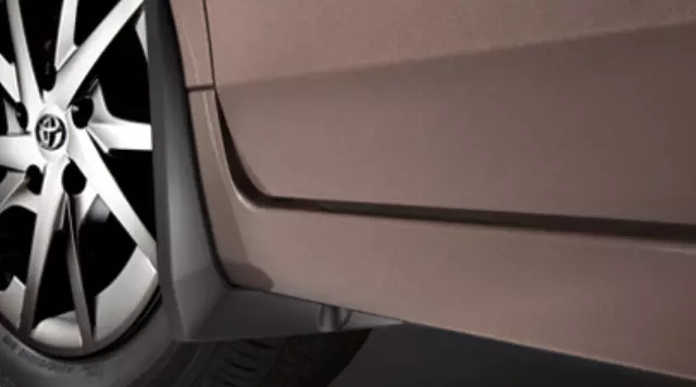 PU06047115F1 - : Mudguards for Toyota: Prius V Image