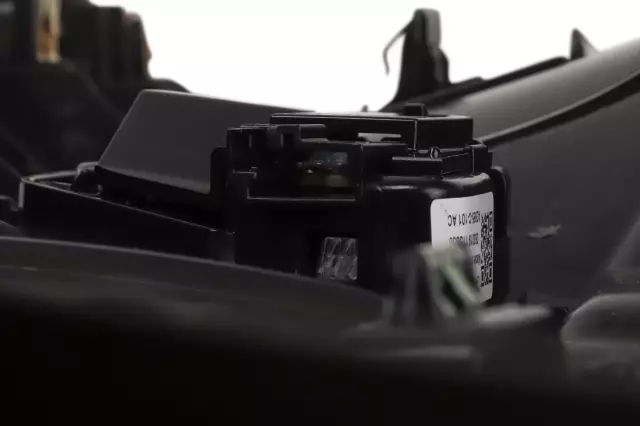 Black Windshield Upper Garnish Molding - GM (84601731)