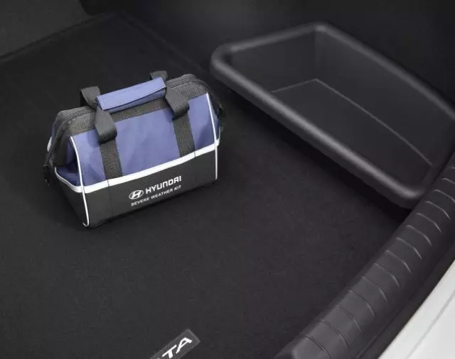 Severe Weather Kit - 20 Items - Hyundai (S8F72-AU100)