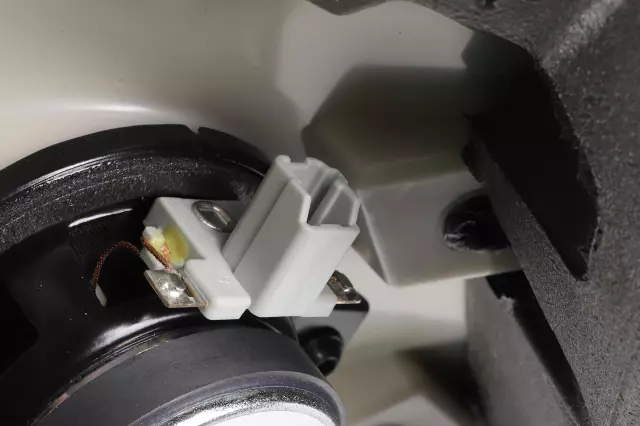 84297519 - Body: Upper Quarter Trim for Cadillac: XT5 Image