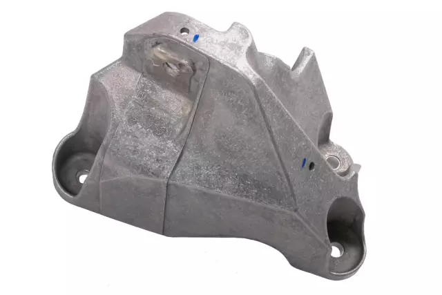 Passenger Side Engine Mount Bracket - GM (23334782)