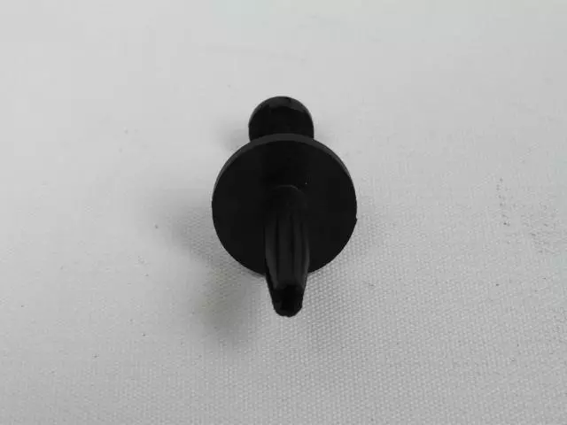 6503454 - Body: Bumper Cover Retainer for Jeep: Grand Cherokee Image