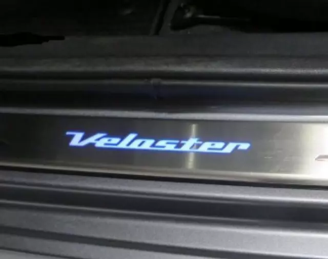 2V045ADU00 - Exterior: Scuff Plate - Door - Illuminated for Hyundai: Veloster Image