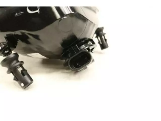 Fog Lamp Assembly - Ford (5E6Z-15200-BA)