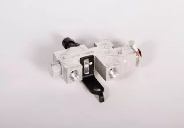 15835212 - Brakes: Brake Proportioning Valve for Chevrolet: Express 1500, Express 2500, Express 3500 | GMC: Savana 1500, Savana 2500, Savana 3500 Image
