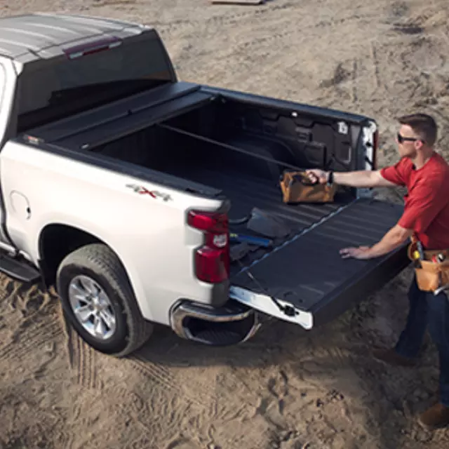 19418825 - Exterior: Bed Tonneau Cover for Chevrolet: Silverado 2500 HD, Silverado 3500 HD | GMC: Sierra 2500 HD, Sierra 3500 HD Image