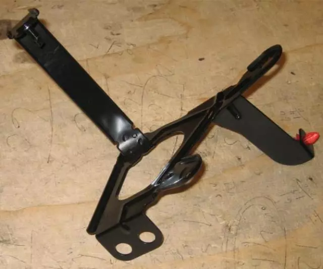 Bracket - Toyota (81219-35030)