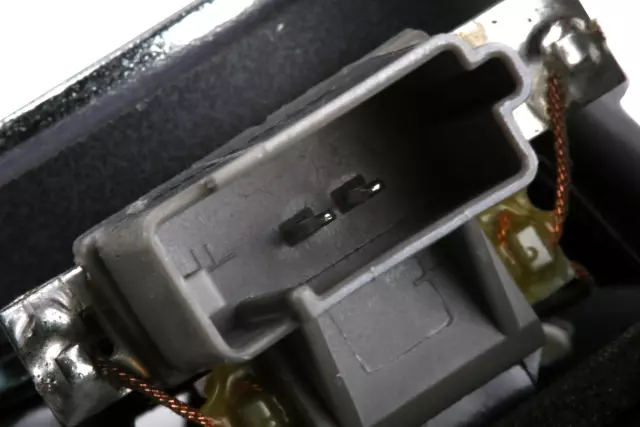 Upper Quarter Trim - GM (23260152)