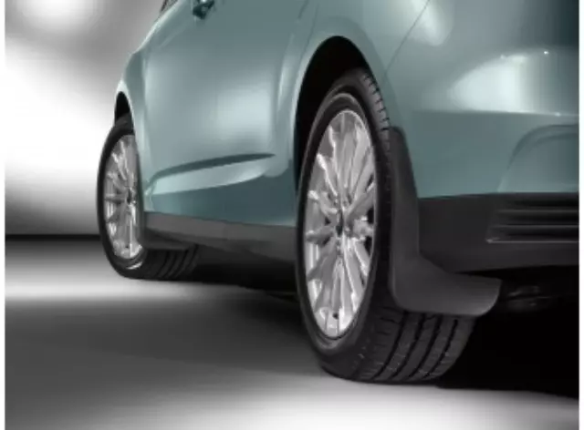 am5z-16a550-a 2013 2014 2015 2016 2017 2018 Ford C-Max Energi Mud Flaps - Ford (AM5Z-16A550-A)