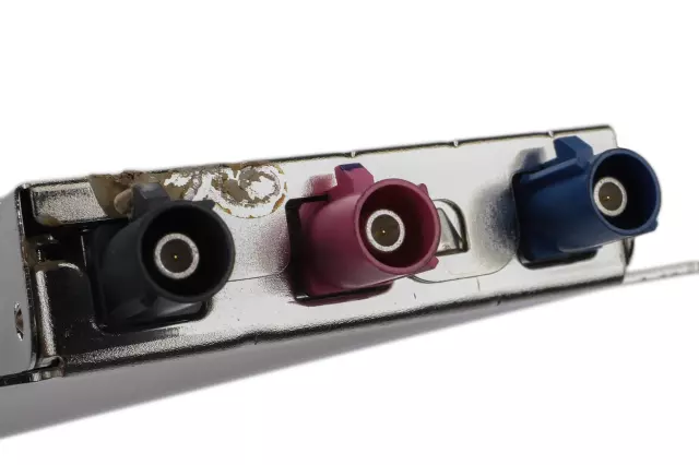 Navigation Signal Splitter - GM (39150397)