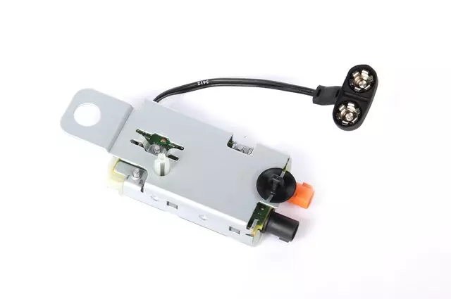 22896704 - : Radio Antenna Amplifier for GM Image