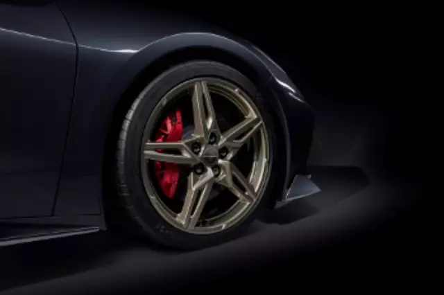 84787695 - : 2020-2021 Chevrolet Corvette - 19 Wheels, Front, 5-Open Spoke, Pewter for GM Image