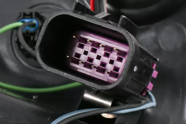 19370998 - : Part# 19370998 Driver Side Headlamp Kit for Buick: Enclave Image