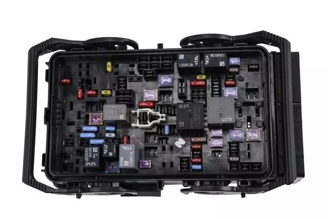 84533822 - : Part# 84533822 Engine Wiring Harness Junction Block for Chevrolet: Malibu Image