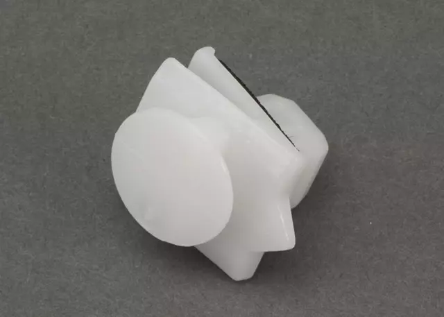 2009-2020 Subaru Tail Lamp Clip - Subaru (909150032)