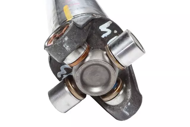 10383394 - Universals &amp; Rear Axle: Drive Shaft for Chevrolet: Silverado 2500 HD | GMC: Sierra 2500 HD Image