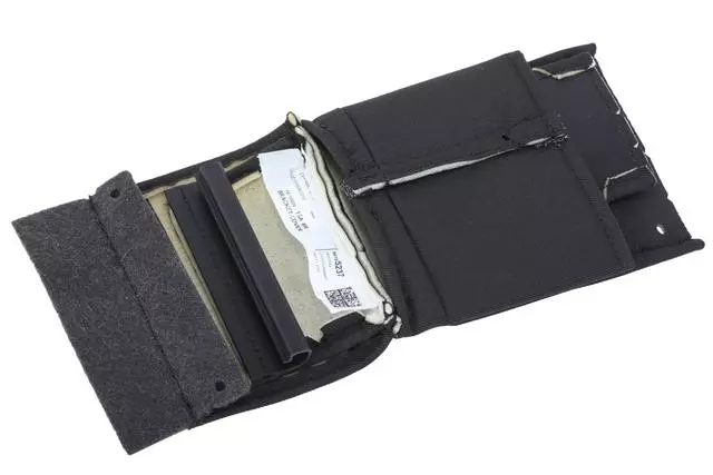 Jet Black Rear Driver Side Seat Back Center Upper Cover - GM (84105237)