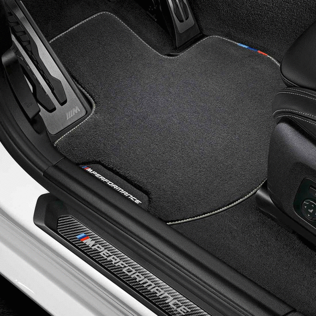 BMW M PERFORMANCE DOOR SILL TRIM IN CARBON FIBER - BMW (51-47-2-465-482)