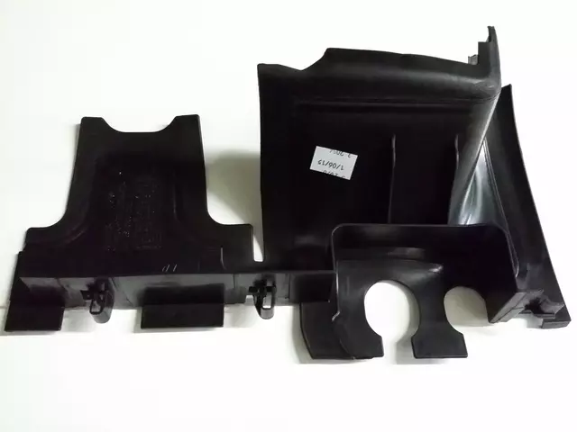 561121284 - Body: Air Baffle for Volkswagen: Passat Image