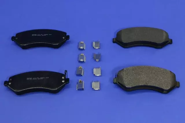 Front Disc Brake Pad Kit - Mopar (V1013984AE)