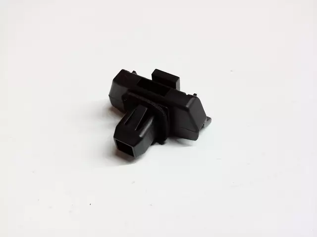 5219752010 - Body: Bumper Cover Bracket for Toyota: Echo, Highlander Image