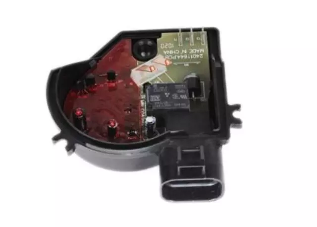 19207503 - Body: Cover for Cadillac: Escalade, Escalade EXT | Chevrolet: Avalanche 1500, Avalanche 2500, Classic, Malibu, Silverado 1500, Silverado 1500 HD, Silverado 2500, Silverado 2500 HD, Silverado 3500, Suburban 1500, Suburban 2500, Tahoe | GMC: Sierra 1500, Sierra 1500 HD, Sierra 2500, Sierra 2500 HD, Sierra 3500, Yukon, Yukon XL 1500, Yukon XL 2500 | Oldsmobile: Cutlass Image