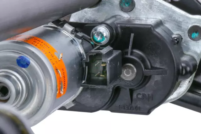 Driver Seat Adjuster Track - GM (84010118)