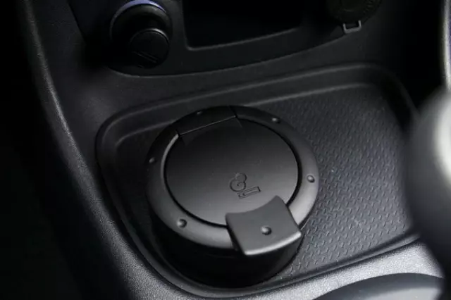 Ash/Coin Cup - Black - Hyundai (2MH46-AC000-9P)