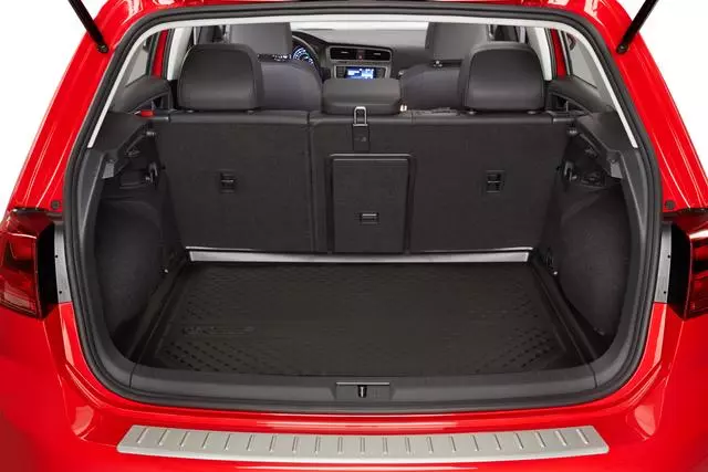 Rear Bumper Protection Plate - Volkswagen (5G0-061-195)