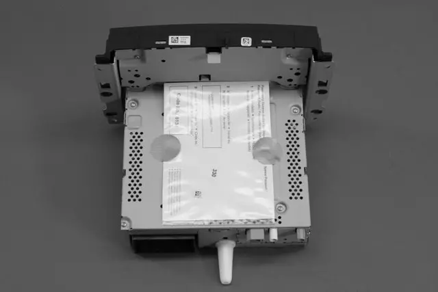 Multi Media Radio - Mopar (6GB26MXHAA)