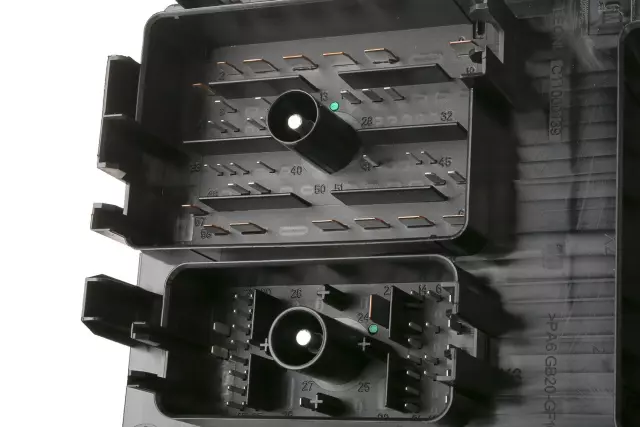 Front Compartment Fuse Block - GM (22785253)