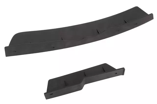 Passenger Side Front Tire Air Deflector - GM (23483124)