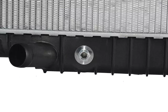 15196385 - Cooling System: Radiator for Buick: Rainier | Chevrolet: Trailblazer, Trailblazer EXT | GMC: Envoy, Envoy XL, Envoy XUV | Oldsmobile: Bravada Image
