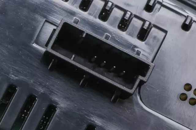 Part# 84477483 Auxiliary Heater and Air Conditioning Control - GM (84477483)