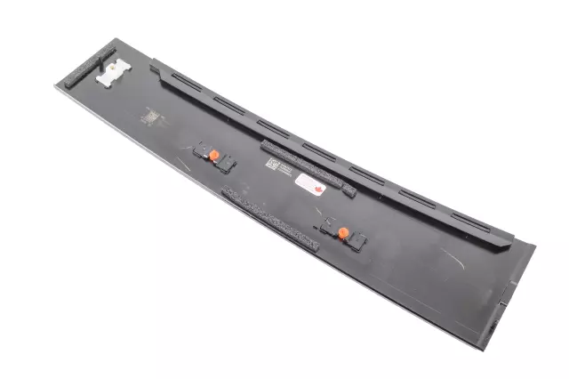 Rear Driver Side Door Window Frame Front Applique - GM (84987913)