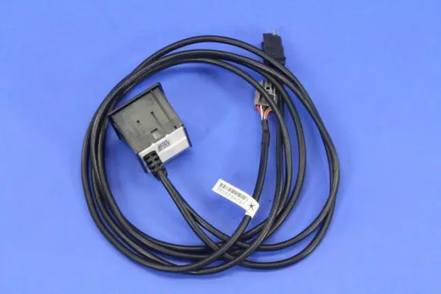 Usb Auxiliary Port Cable - Mopar (68086690AE)