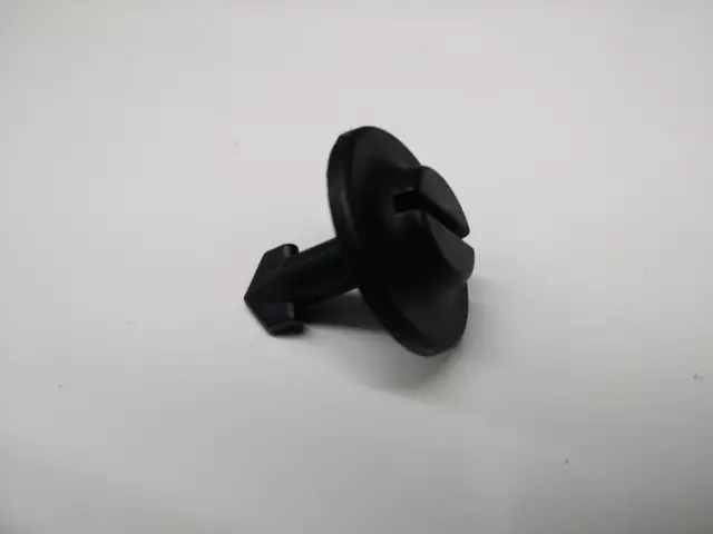 4A0805121A - : Fender Liner Pin for Volkswagen: Passat Image