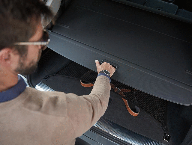 4M0061167A - Interior: Trunk Cover for Audi: SQ7 Image