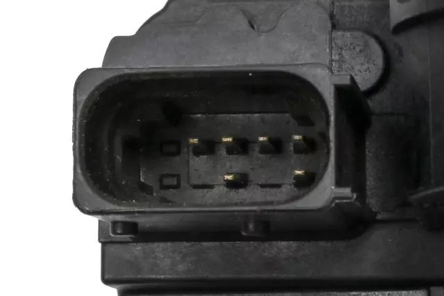 Front Passenger Side Door Latch - GM (13579515)