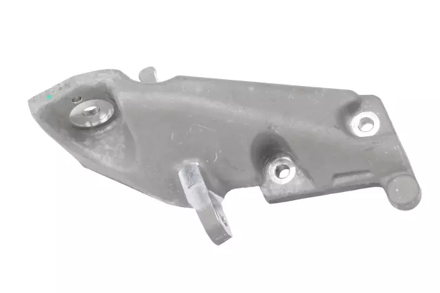 Part# 15854018 Passenger Side Engine Mount Bracket - GM (15854018)