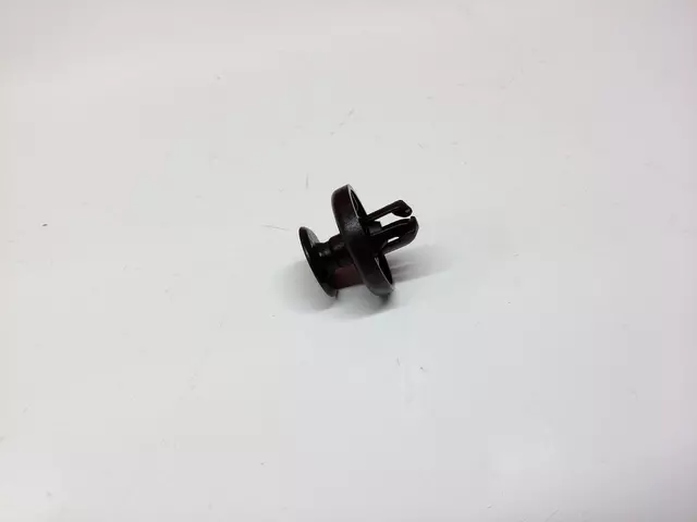 9046710183 - Body: Air Guide Clip for Lexus: IS F, IS200t, IS250, IS300, IS350, IS500, RC F, RC200t, RC300, RC350, SC430 Image