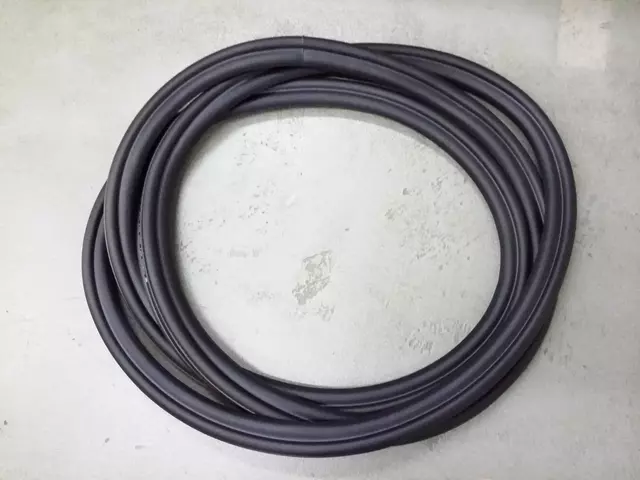 5N0827705A - Body: Lift Gate Weather-strip for Volkswagen: Tiguan, Tiguan Limited Image