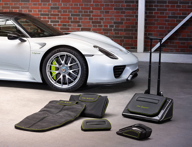 91804400000SPA - Interior: 2015 Porsche 918 Spyder - Spyder Luggage Set (5-Piece) for Porsche: 918 Spyder Image