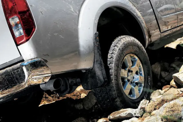999J2XR00003 - : Splash Guards (2pc) - Front Set for Nissan Image